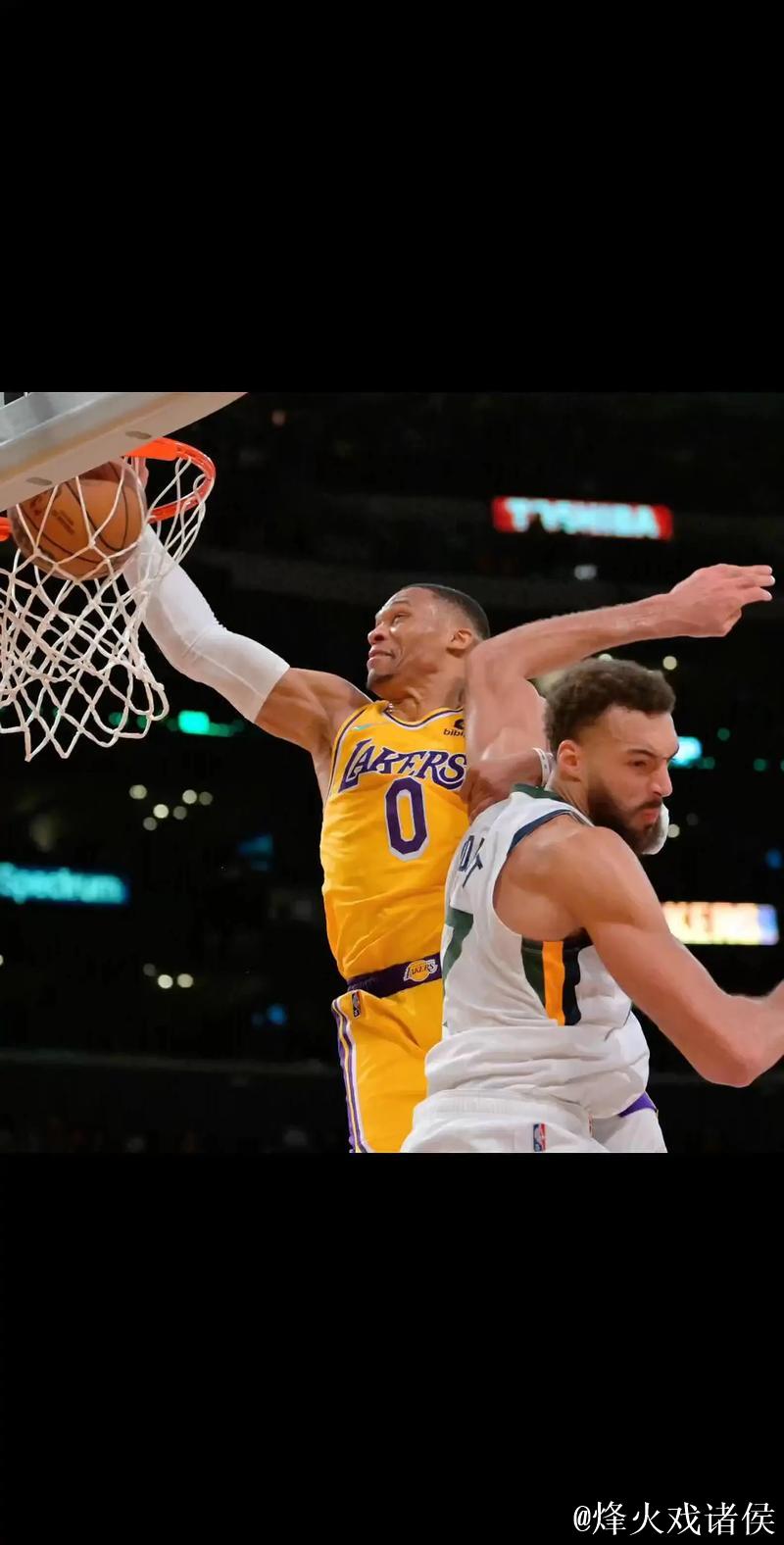 麦克丹尼尔斯吊传 戈贝尔双手暴扣2+1