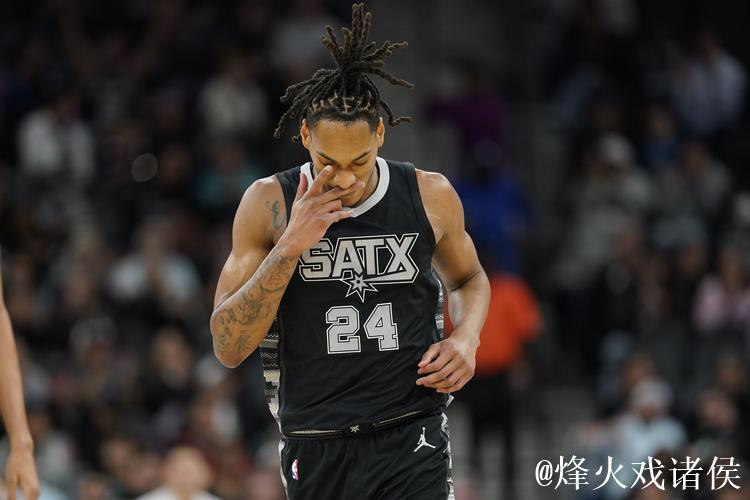 瓦塞尔抛送底线 卡斯尔暴起双手重扣